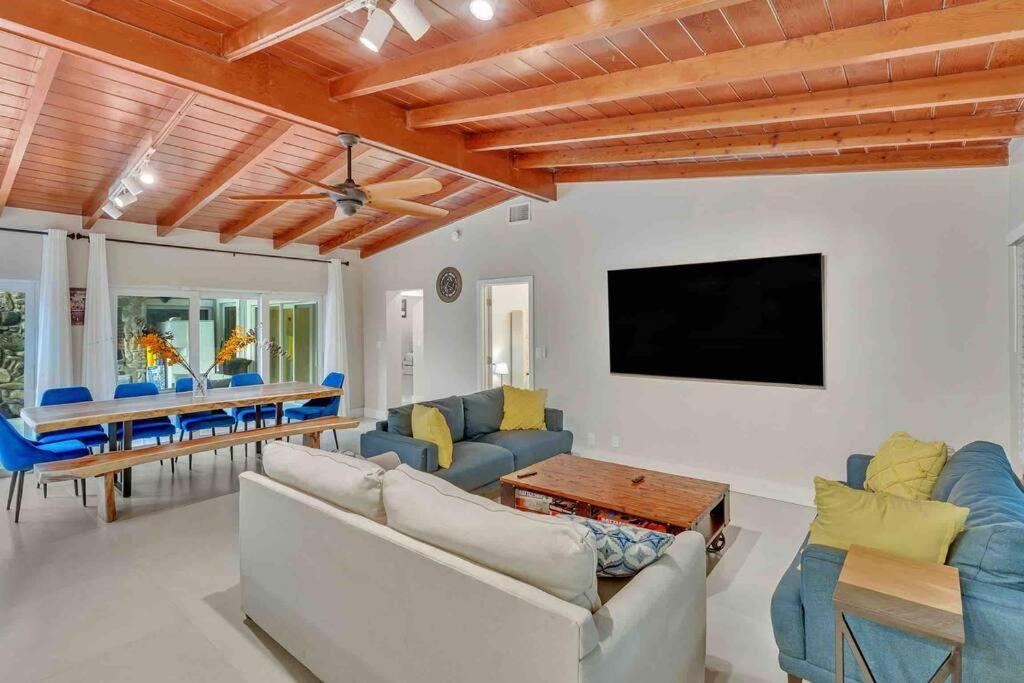 Rare Hidden Getaway Heated Pool 1.5 Acres! Sleeps 16 Villa Fort Lauderdale Ngoại thất bức ảnh